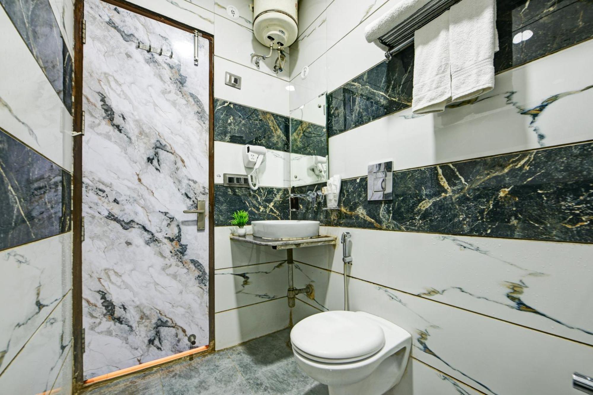 New Frontier - 2 Mins From Old Delhi Railway Station & Chandni Chowk Bagian luar foto